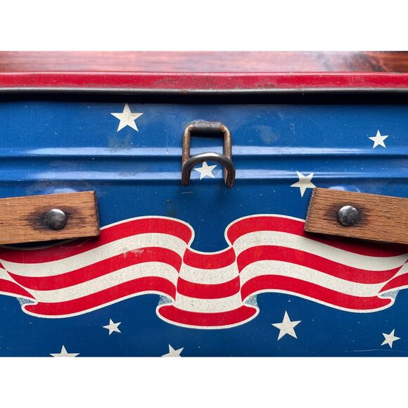 Vintage Patriotic Red White Blue Tin Basket by Golden Cookies, Watertown MASS. - Picture 11 of 13